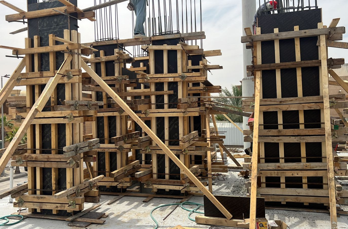 الهيكل الخرساني والأساسات