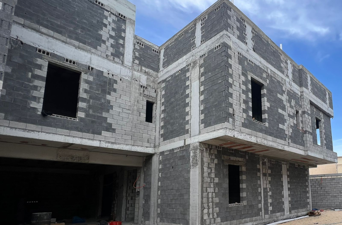 تطوير الواجهات الحجرية والزجاجية